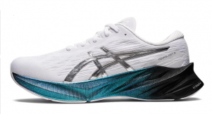Tênis Asics NovaBlast 3 - Branco e Azul Platinum - Masculino