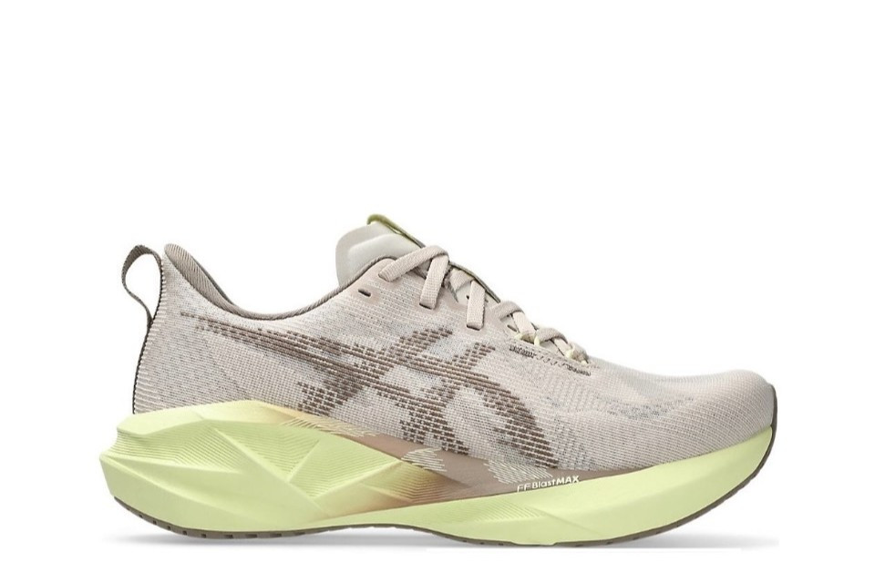 Tênis Asics Novablast 5 - Masculino - Bege Marrom e Verde